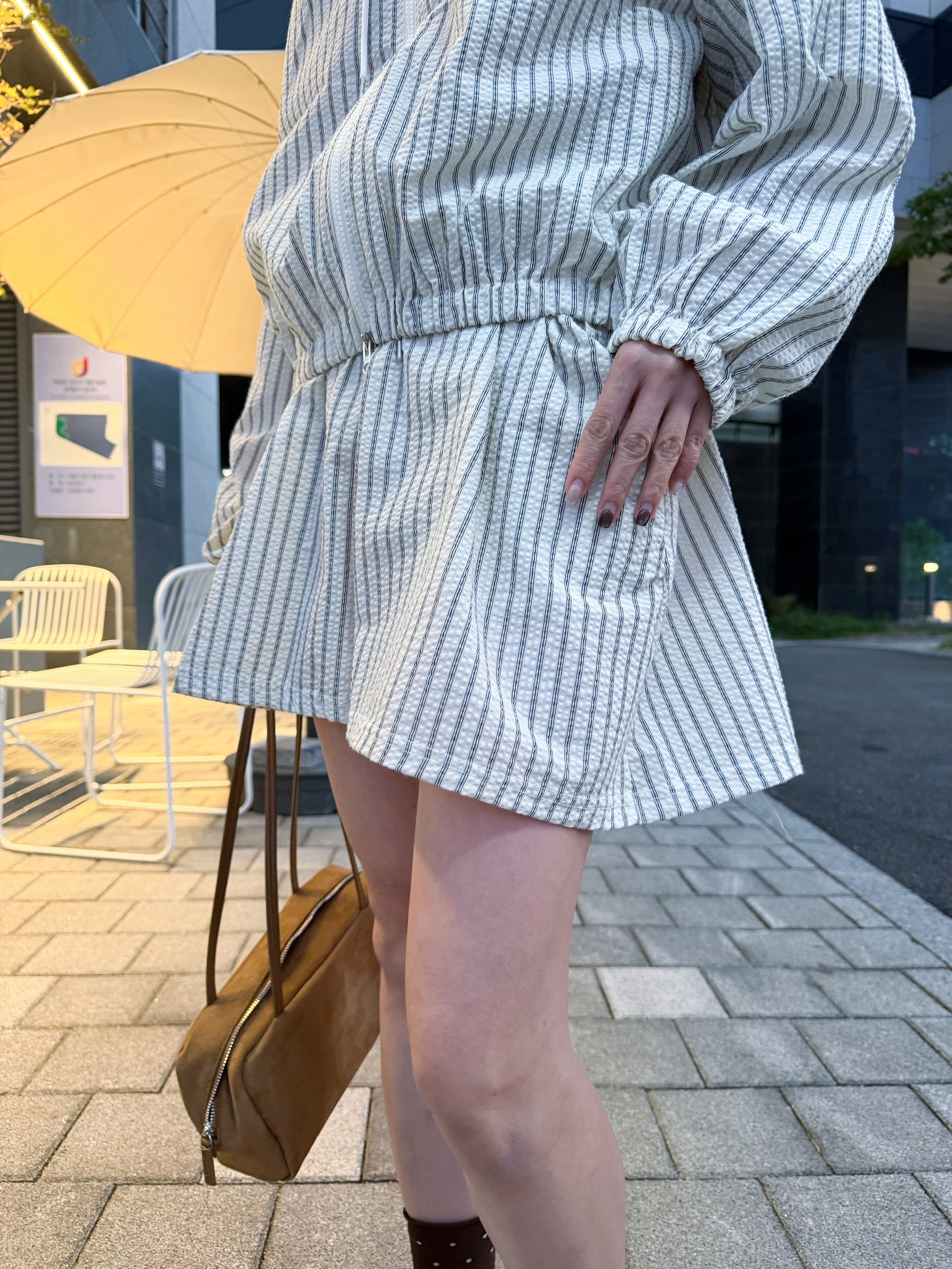 直紋薄身短褲/米白