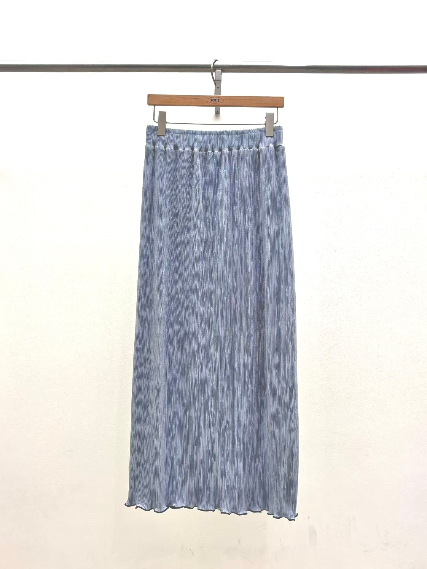 壓褶木耳腳直身裙/灰