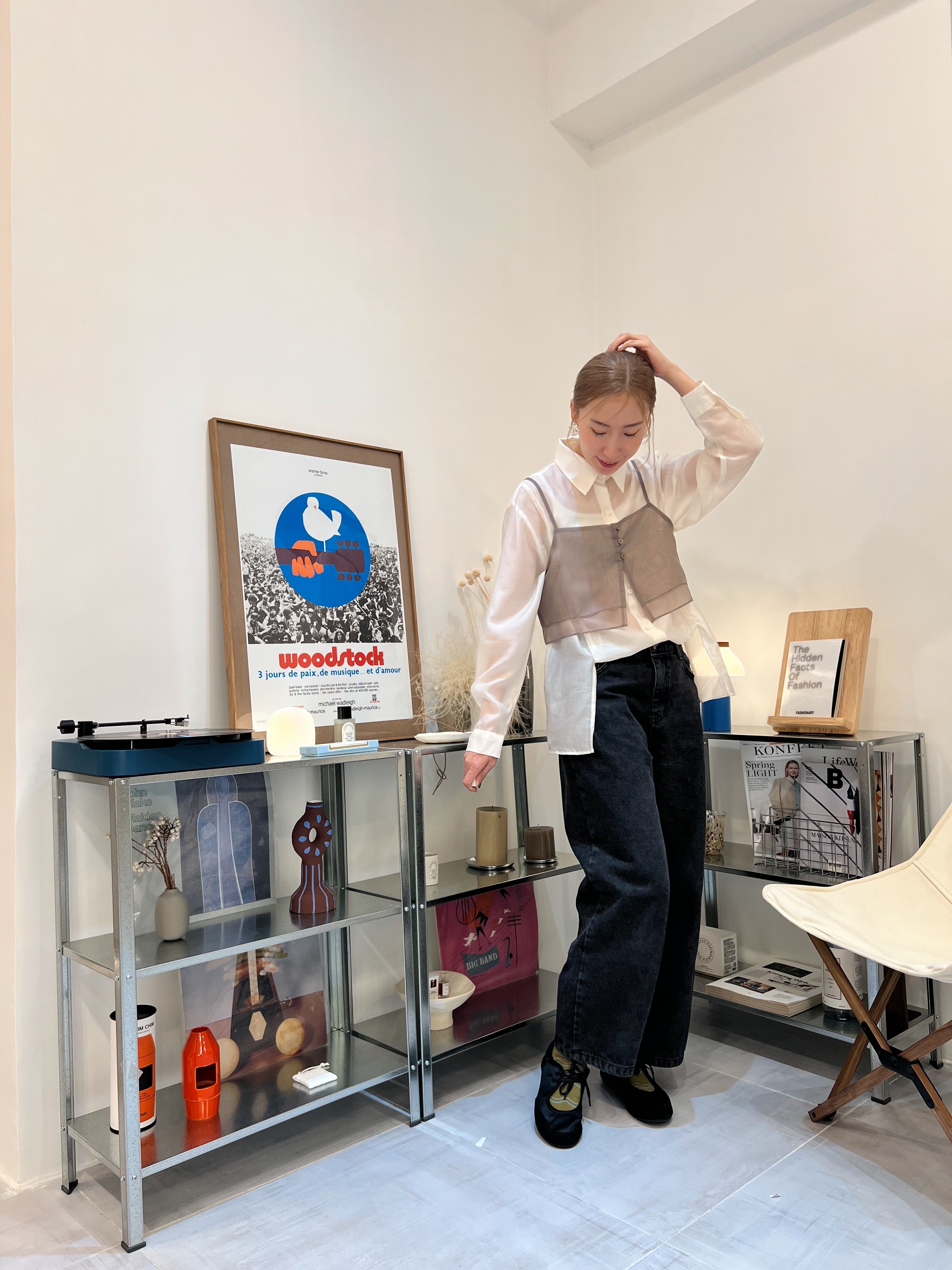 開叉輕透恤衫/米白