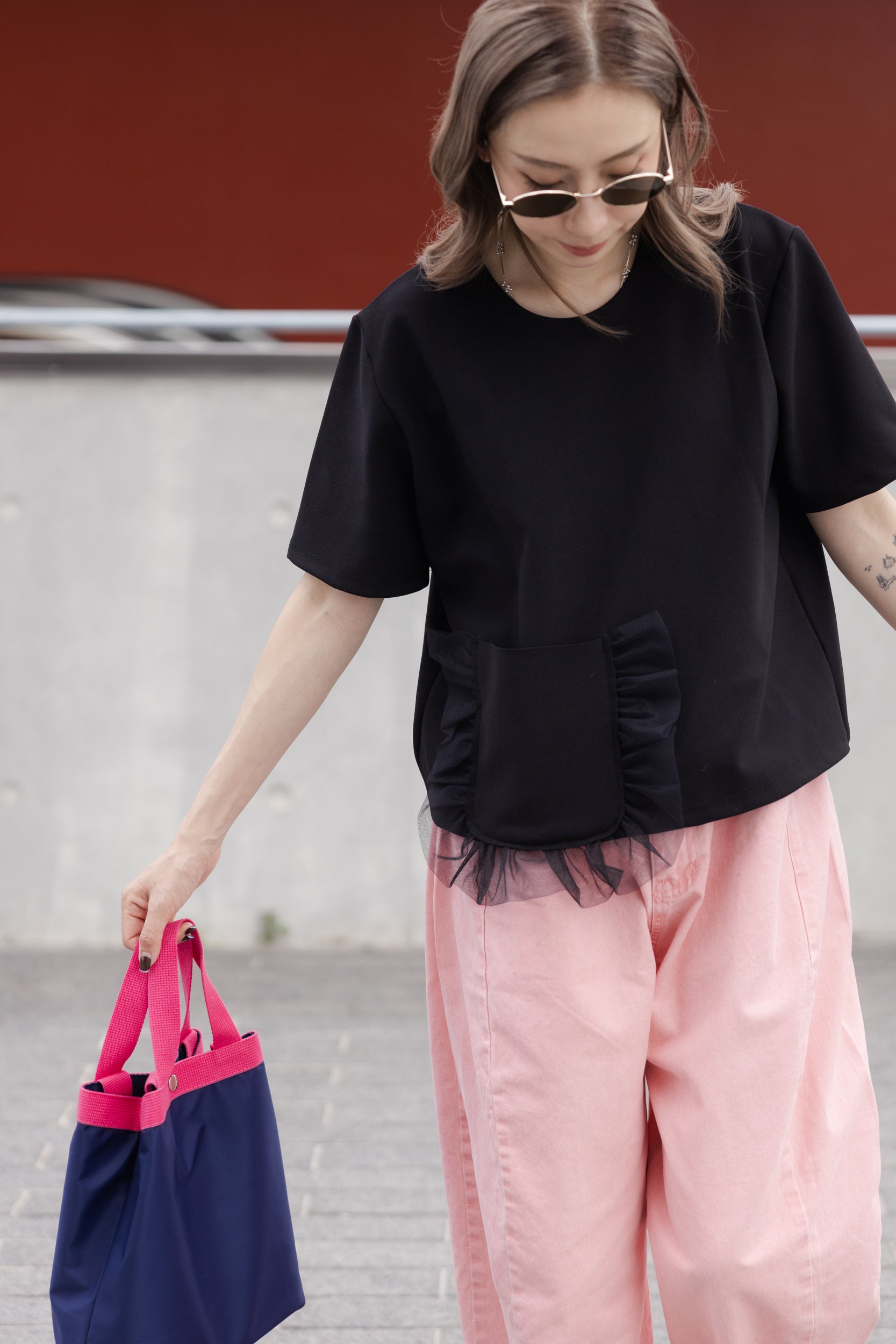 口袋邊紗RuffleT-shirt/黑