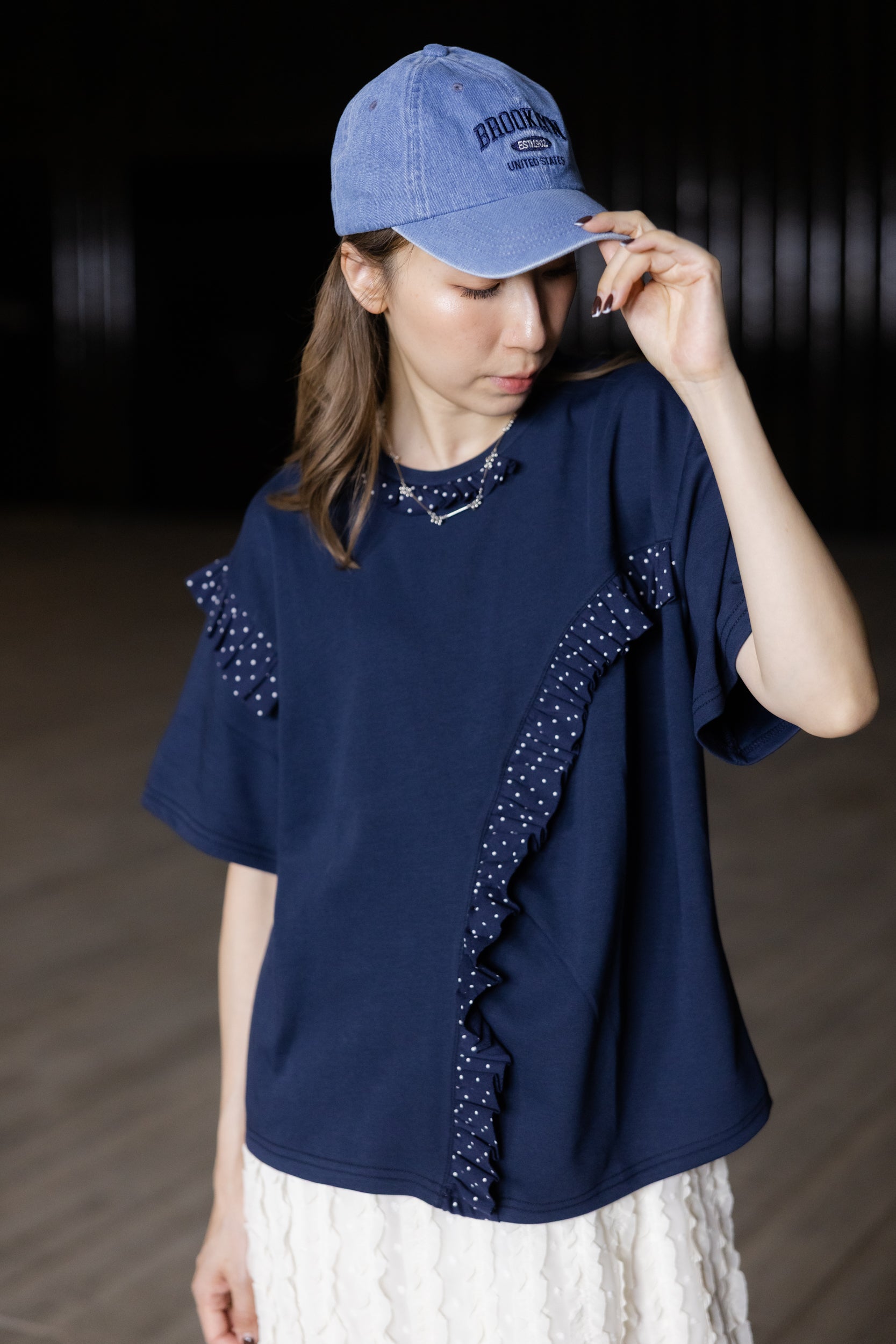 波點縮褶邊T-shirt/深藍