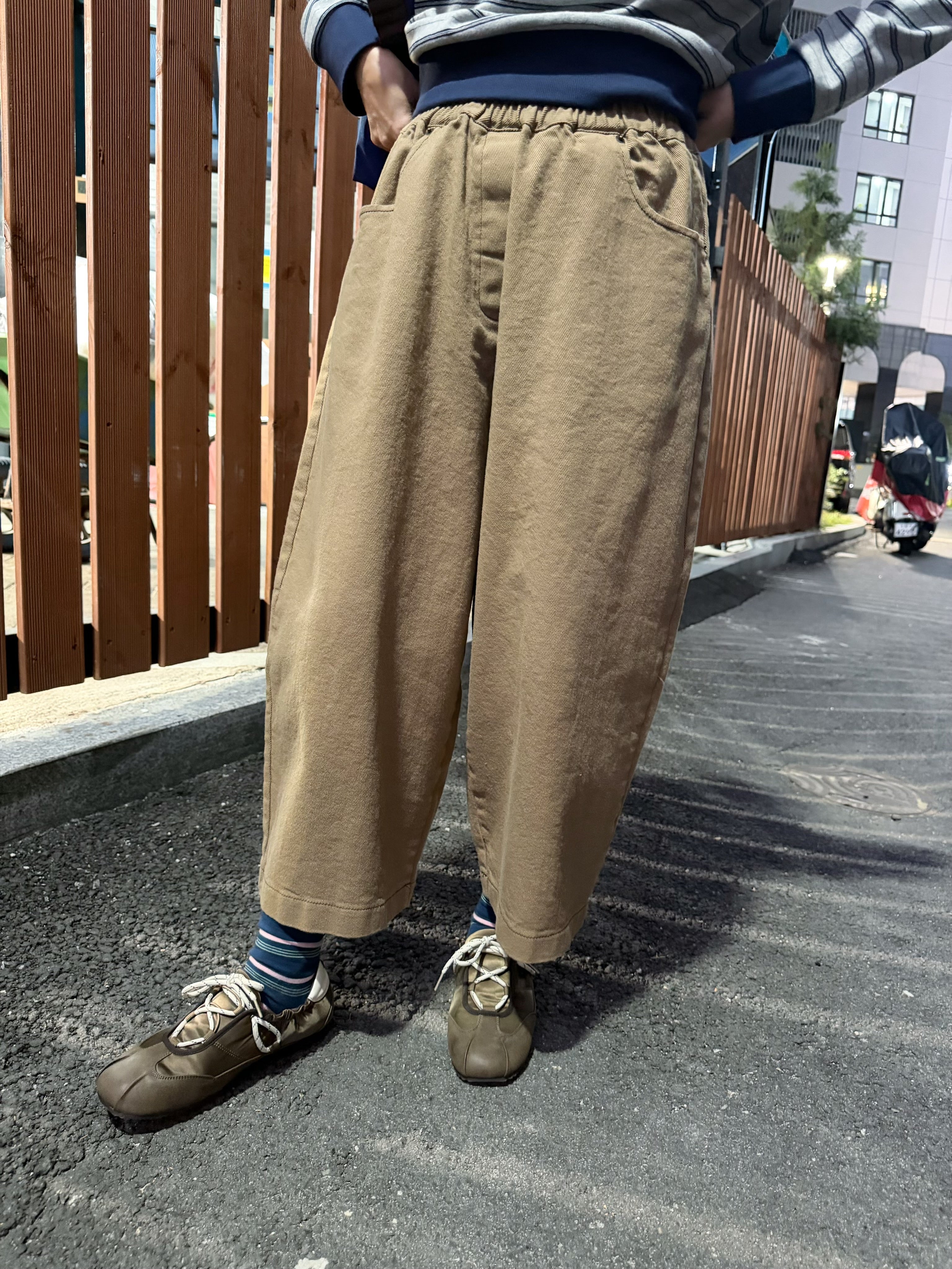 立體剪裁Crop褲/杏