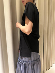摺褶Tee/黑