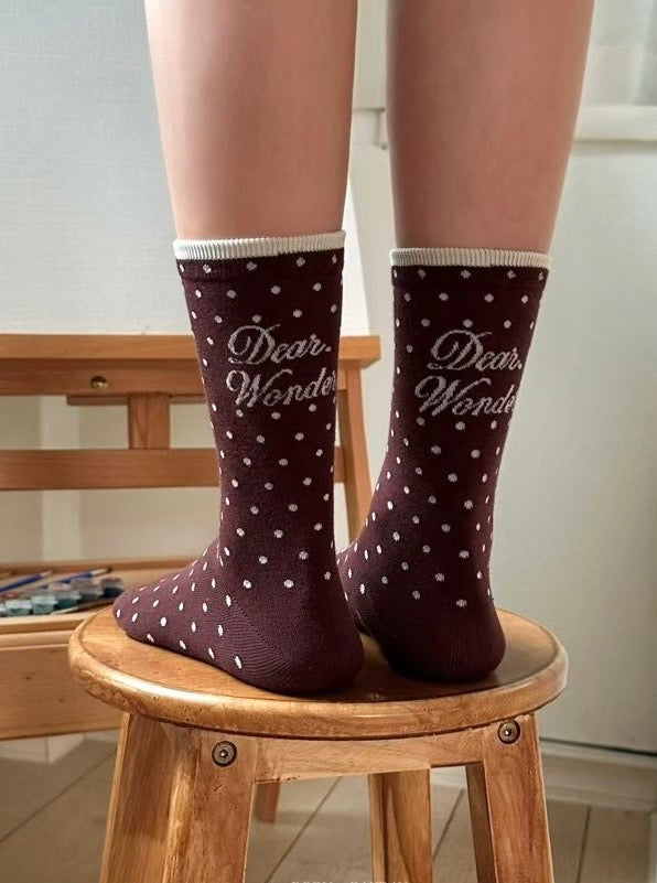 波點文字襪/啡+米白