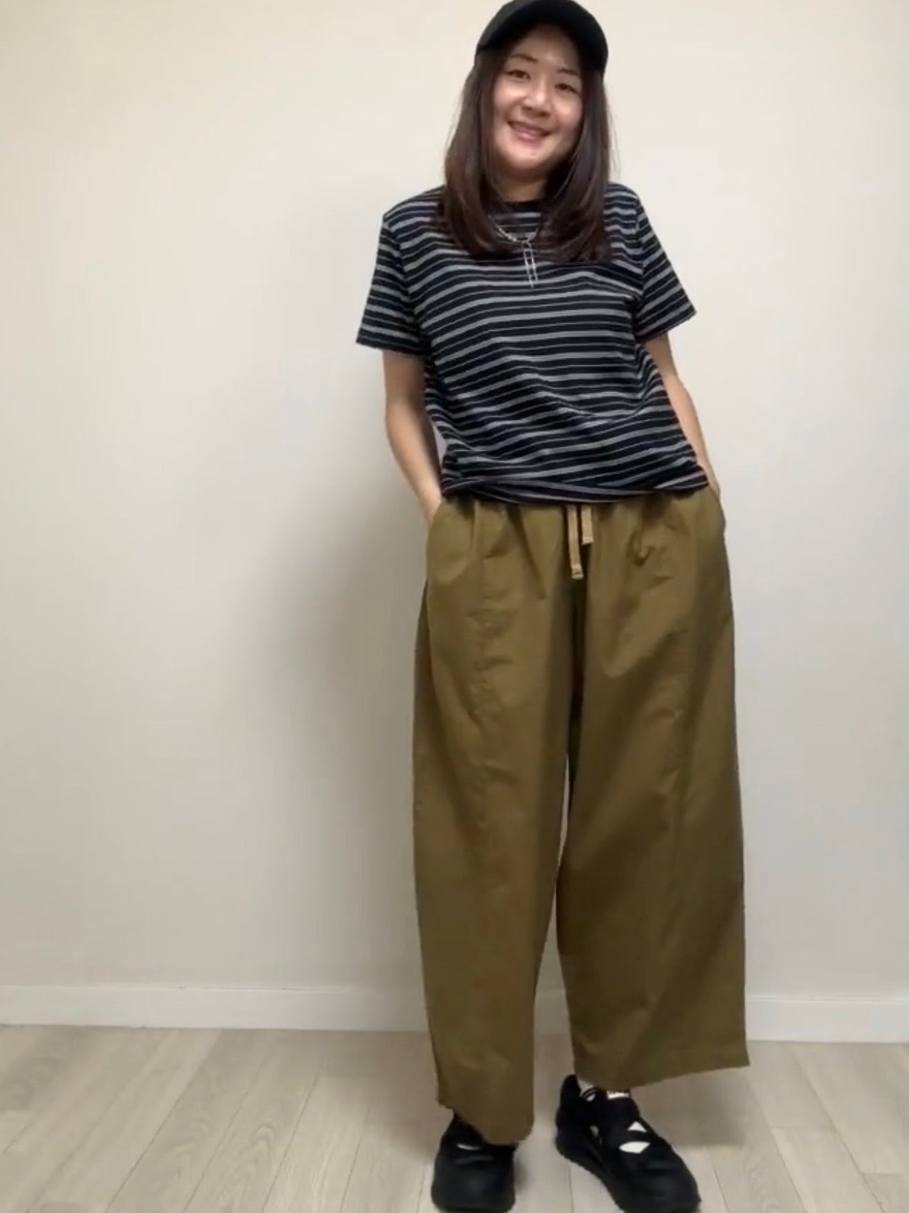 黑領多色條子T-shirt/黑