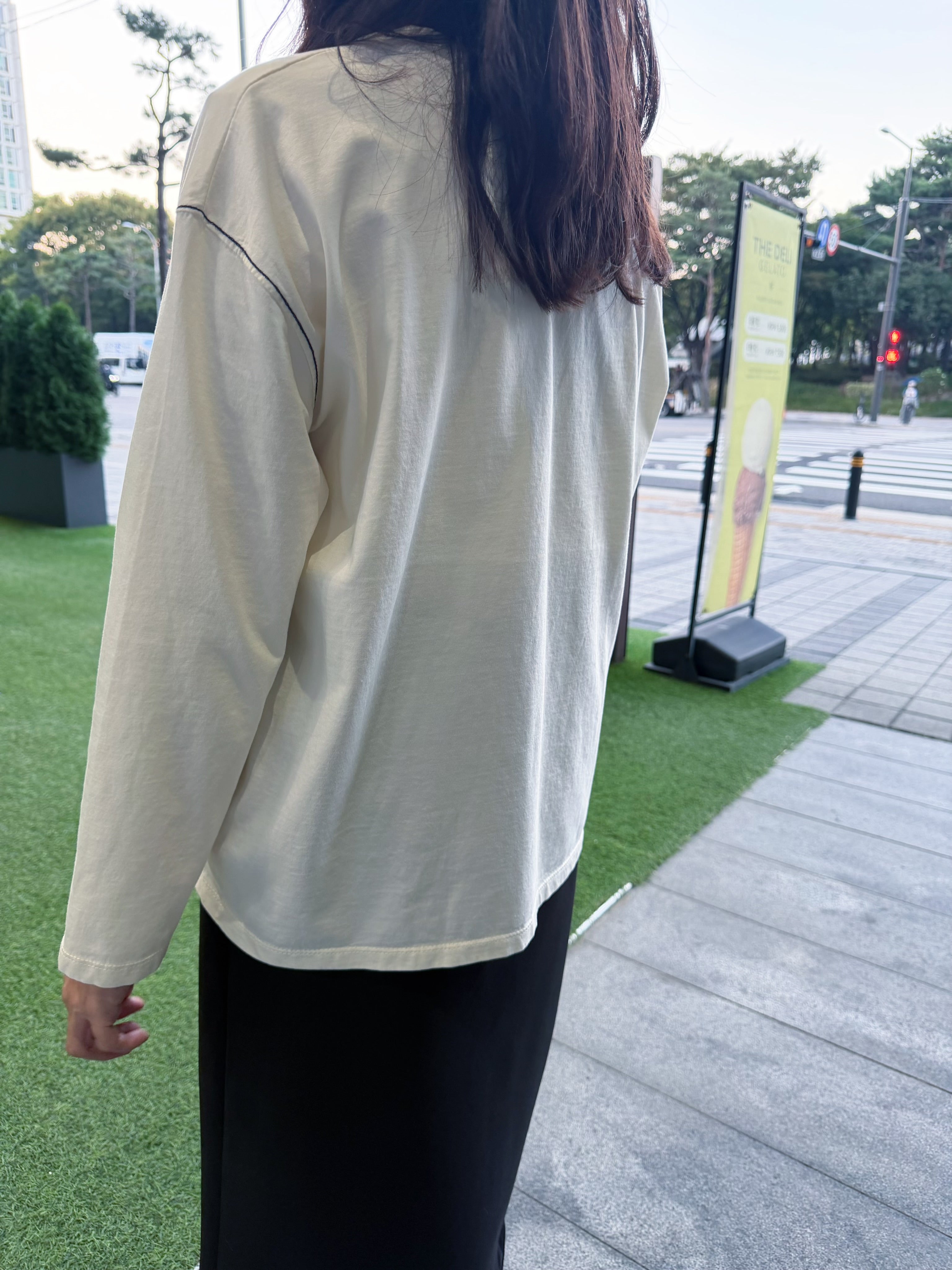 撞色線T-shirt/米白