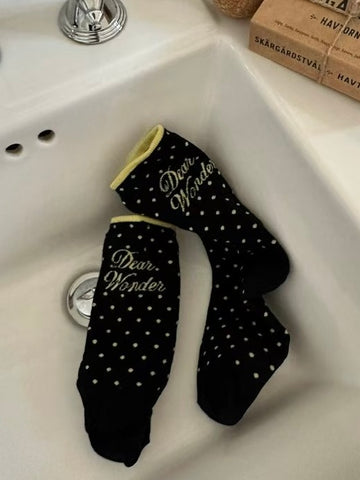 波點文字襪/深藍+黃